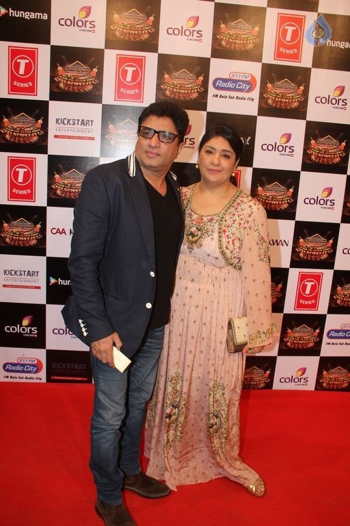 Suron Ke Sang Salaam Shri Gulshan Kumar Red Carpet - 38 / 82 photos