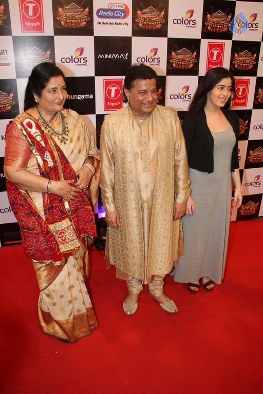 Suron Ke Sang Salaam Shri Gulshan Kumar Red Carpet - 40 / 82 photos