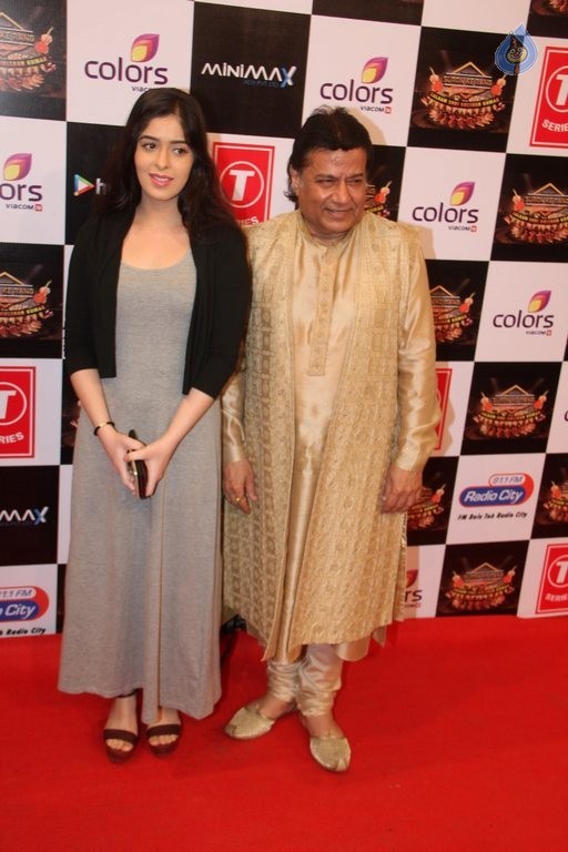 Suron Ke Sang Salaam Shri Gulshan Kumar Red Carpet - 49 / 82 photos