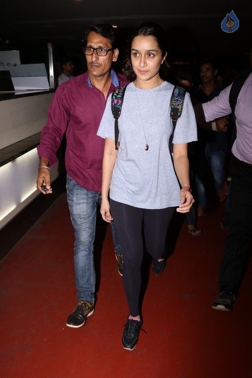 Tamanna and Shraddha Kapoor Spotted At Airport - 17 / 20 photos