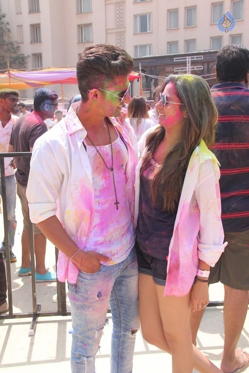 TV Celebrities at BCL Holi 2016 - 18 / 49 photos