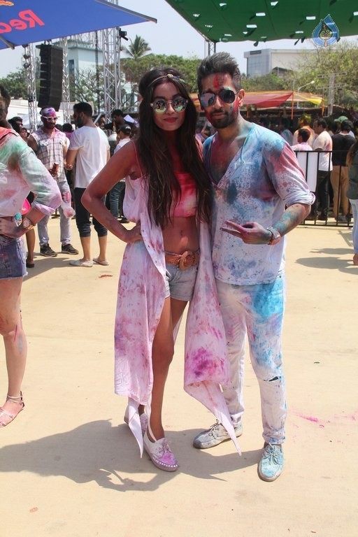 TV Celebrities at BCL Holi 2016 - 26 / 49 photos