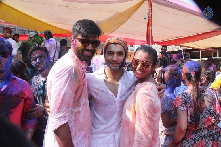 TV Celebrities at BCL Holi 2016 - 31 / 49 photos