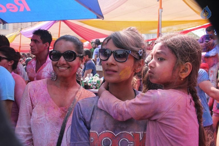 TV Celebrities at BCL Holi 2016 - 43 / 49 photos