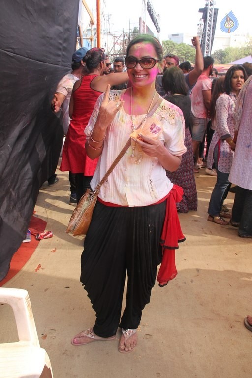 TV Celebrities at BCL Holi 2016 - 45 / 49 photos