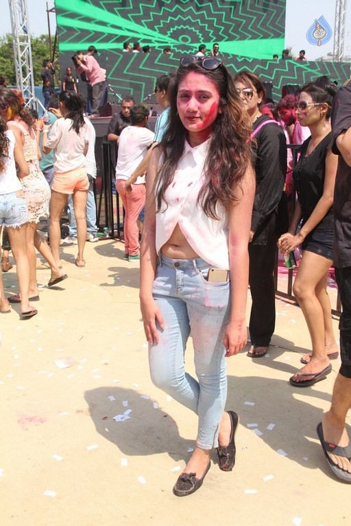 TV Celebrities at BCL Holi 2016 - 47 / 49 photos