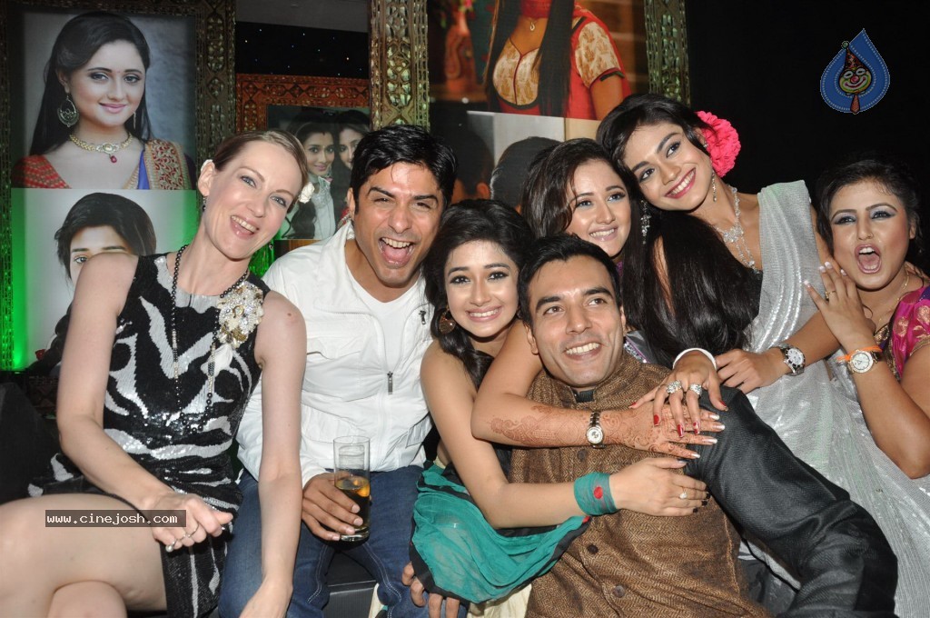 UTTARAN Serial 1000 Episodes Completion Party - 37 / 71 photos