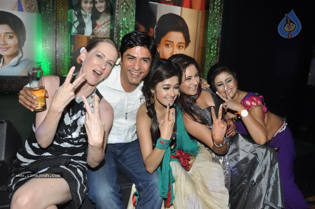 UTTARAN Serial 1000 Episodes Completion Party - 45 / 71 photos