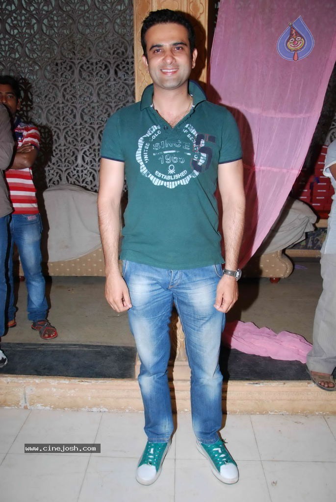 Yeh Rishta Kya Kehlata Hai 3 Years Completion Party - Photo 22 of 37