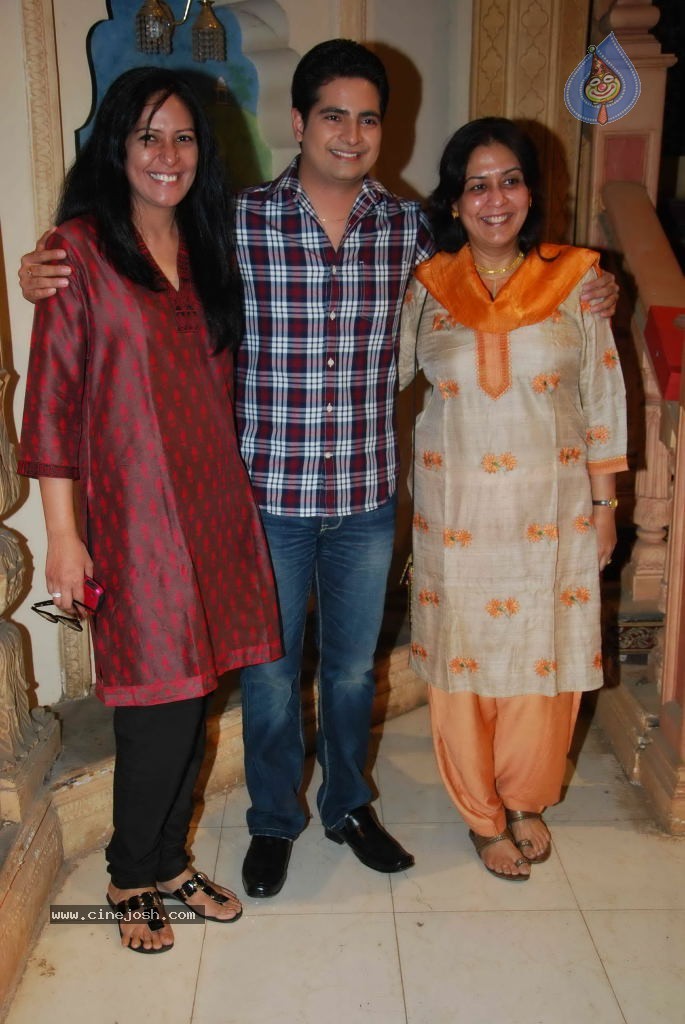 Yeh Rishta Kya Kehlata Hai 3 Years Completion Party - Photo 28 of 37