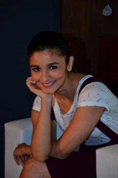 Alia Bhatt Launches Garnier Bandwagon - 30 of 34