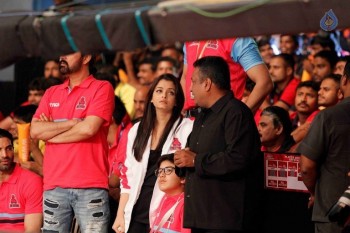 Bolly Celebs at Pro Kabaddi League Match Photos - 38 of 39