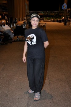 Celebrities at Mumbai Airport - 23 of 34