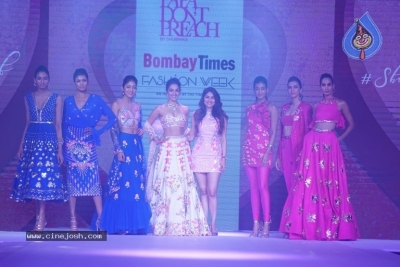 Kaira and Yami at Bombay Times Fashion Week - 25 of 30