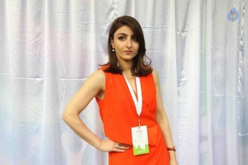 Soha Ali Khan at Green Painting Service Event - 10 of 19