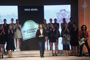 Sonakshi Sinha at Blenders Pride Fashion Tour 2015 - 4 of 42