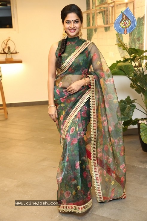 Madhumitha Inaugurates Tathasthu - 13 / 20 photos