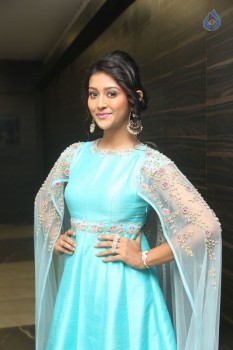 Pooja Jhaveri Gallery - 25 of 33