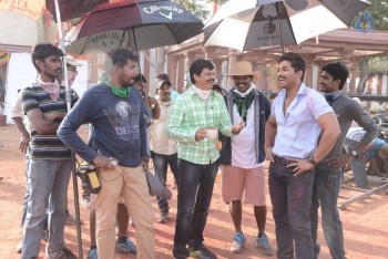 Sarrainodu Working Photos - 2 of 4