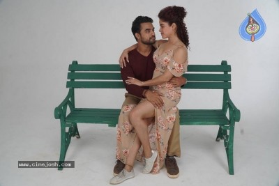 Abhiyum Anuvum Movie Stills