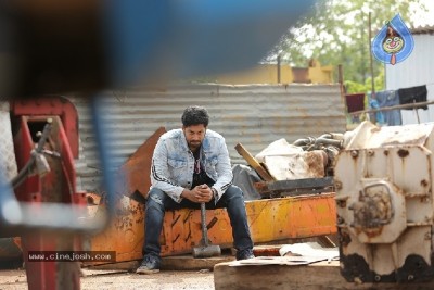 Dhamki Movie Stills