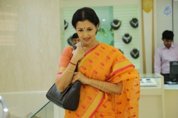 Gautami Photos in Manamantha