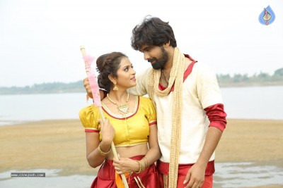 Ninne Chusthu Movie Photos