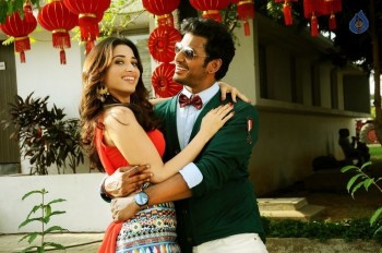 Okkadochadu Movie Photos