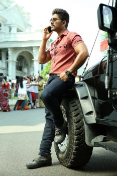 Sarrainodu New Still