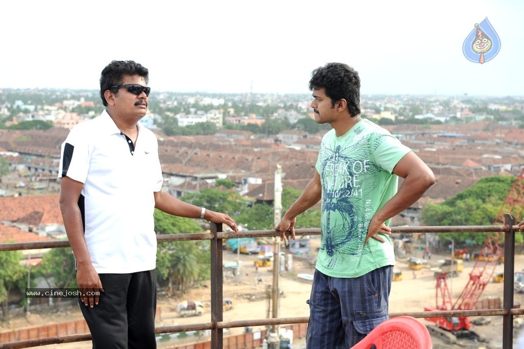 3 Idiots Tamil Movie Remake Working Stills  - 22 / 32 photos