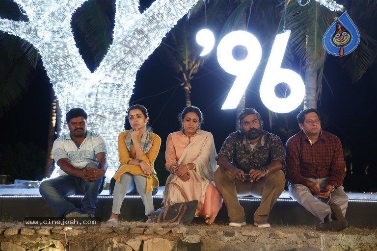 96 Movie Stills - 2 / 12 photos