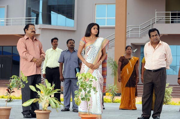 Pravarakyudu still - 94 / 137 photos