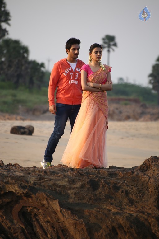 Aakatayi Movie Photos - 8 / 11 photos