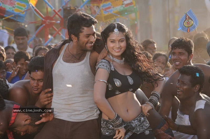 Aayiram Vilakku Tamil Movie Stills - 39 / 52 photos
