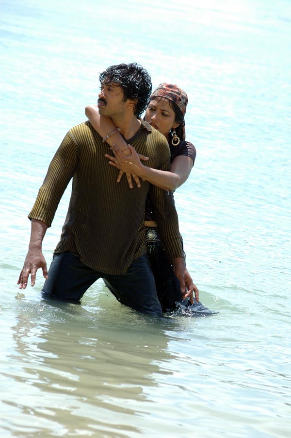 Ade Nuvu Ade Nenu Movie Stills - 24 / 53 photos