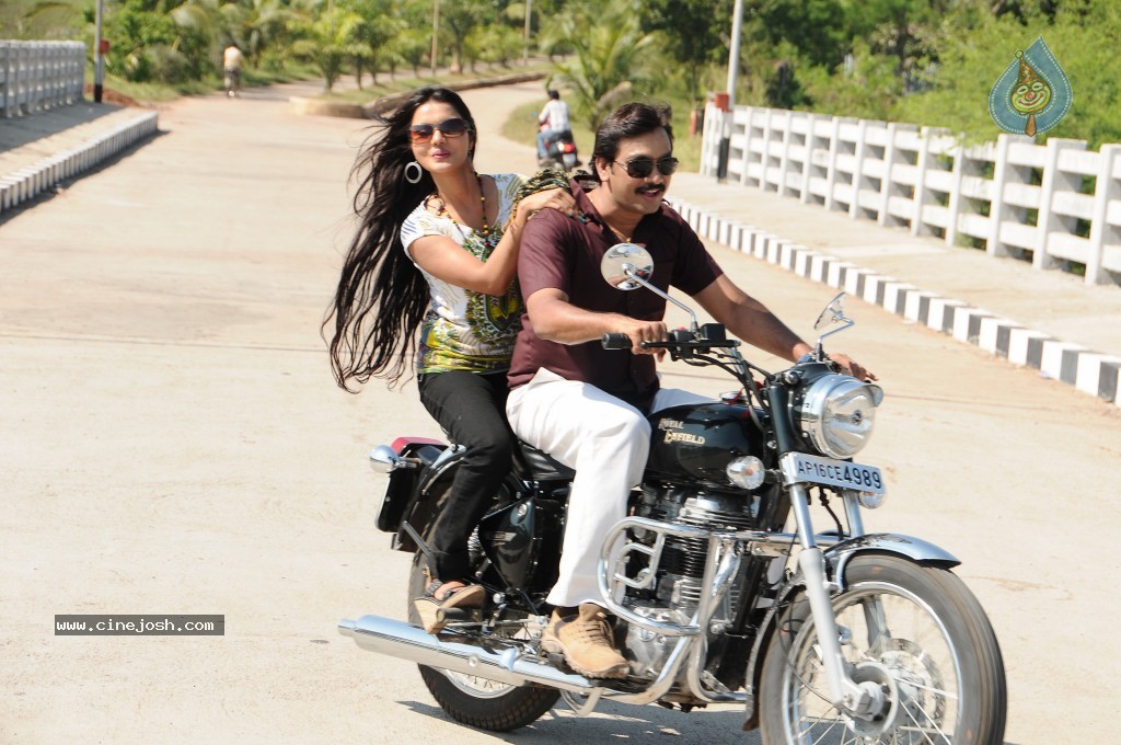 Adipathyam Movie Stills - 13 / 29 photos