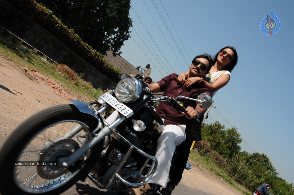 Adipathyam Movie Stills - 16 / 29 photos