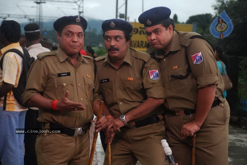 Alasyam Amrutham Movie New Stills - 5 / 19 photos