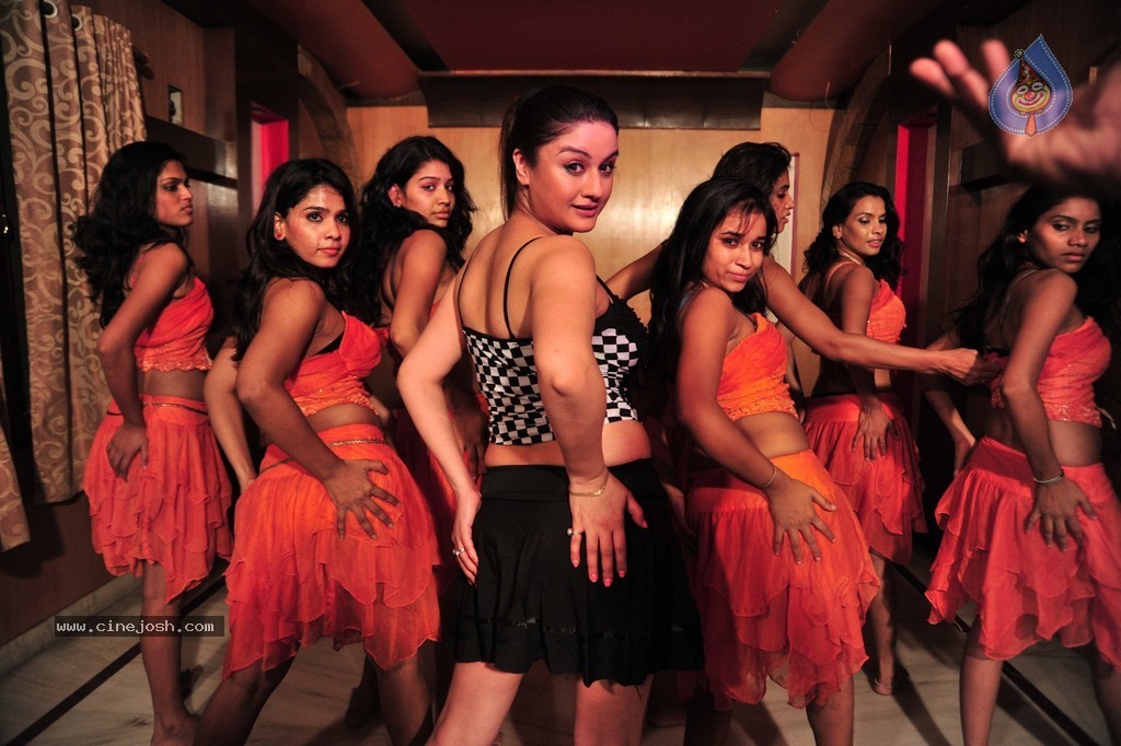 Amma Nanna Oorelithe Movie Item Song Stills - 29 / 94 photos