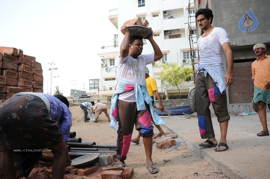 Amrutham Chandamamalo Stills - 27 / 39 photos