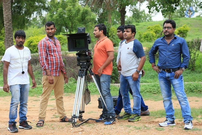 Araku Road Lo Stills - 25 / 38 photos