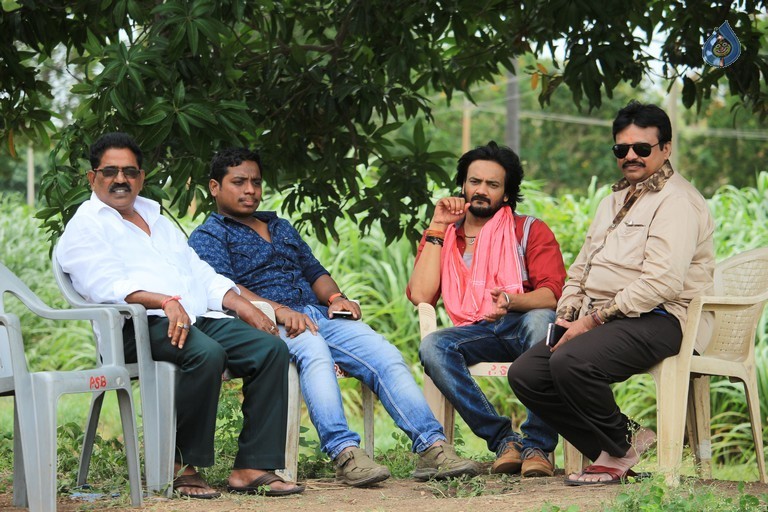 Araku Road Lo Stills - 33 / 38 photos