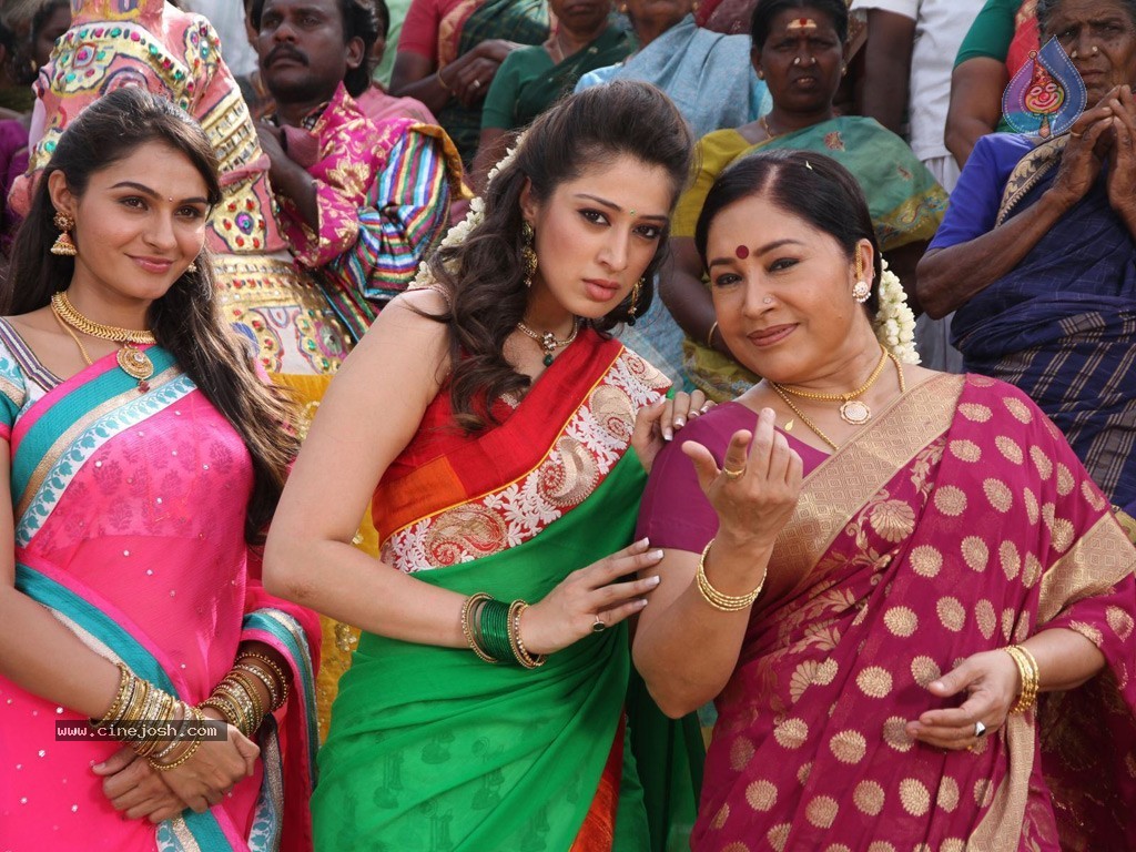 Aranmanai Tamil Movie Stills - 30 / 32 photos