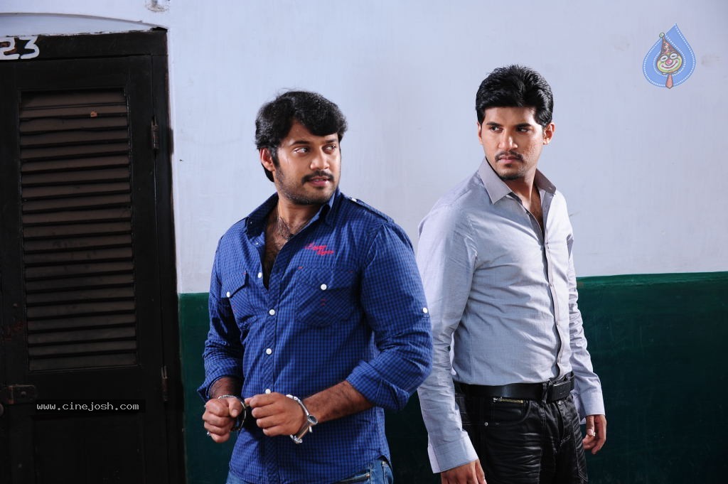  Athade Movie Stills - 33 / 95 photos