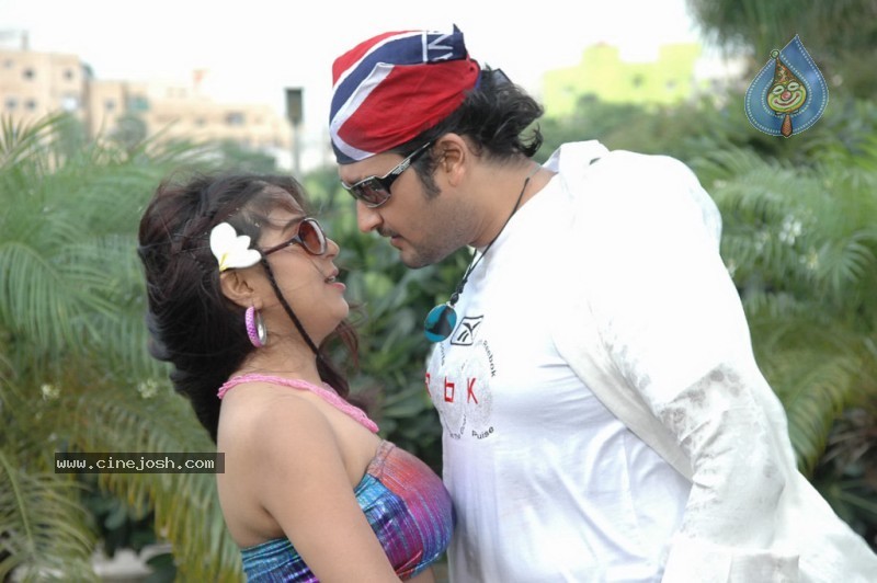 Autowala Movie Stills - 33 / 62 photos