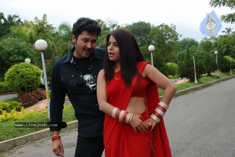 Autowala Movie Stills - 34 / 62 photos