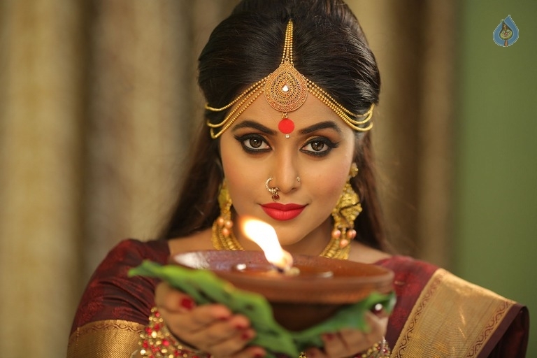 Avanthika Movie Stills - 5 / 9 photos