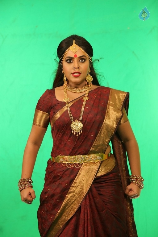 Avanthika Movie Stills - 6 / 9 photos