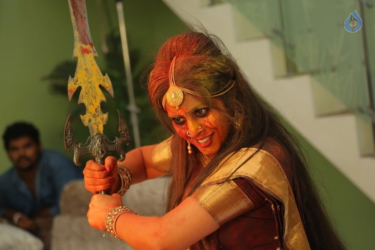 Avanthika Movie Stills - 7 / 9 photos