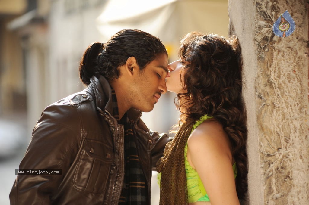 Badrinath Movie Stills - 9 / 9 photos